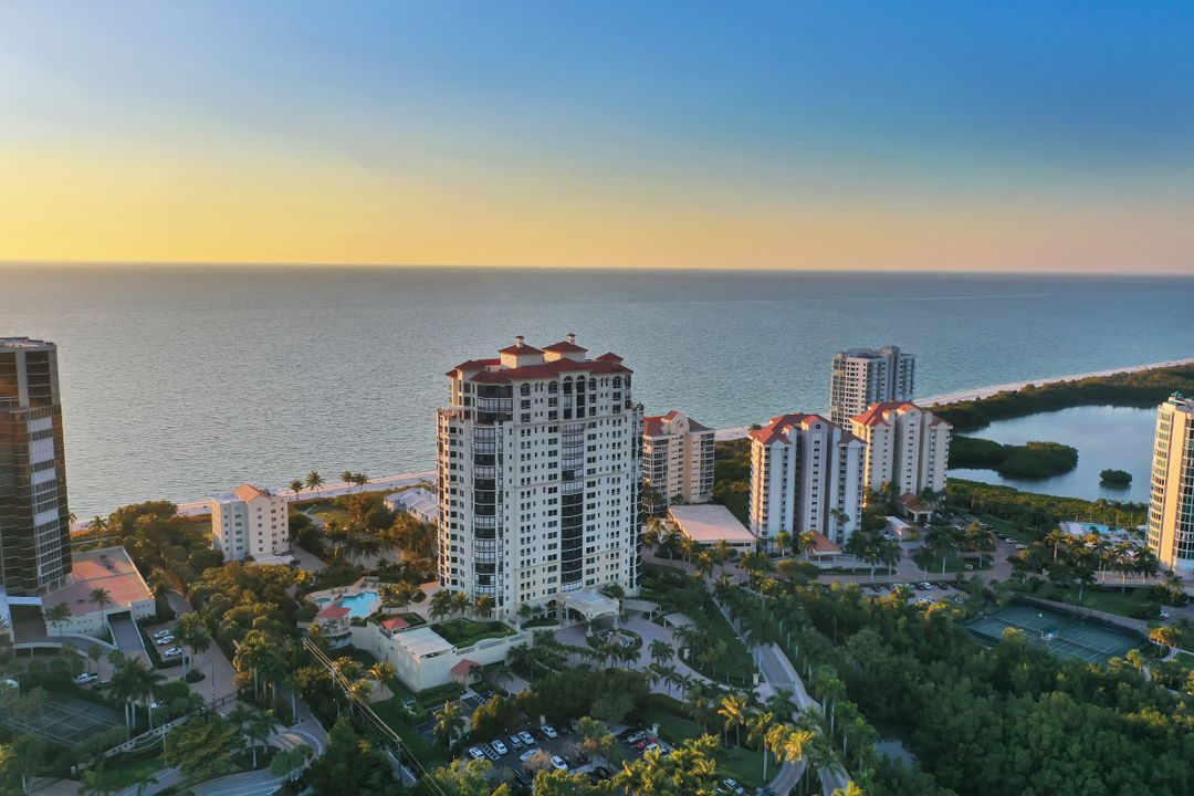 81 Seagate Dr #2001, Naples, FL 34103