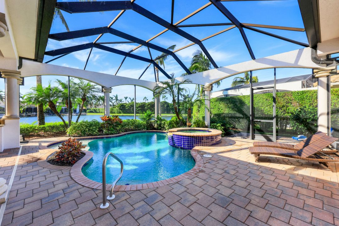 10590 Via Milano Dr, Miromar Lakes, FL 33913