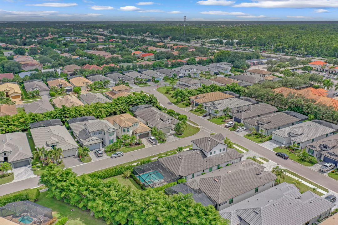 10030 Florence Cir, Naples, FL 34119