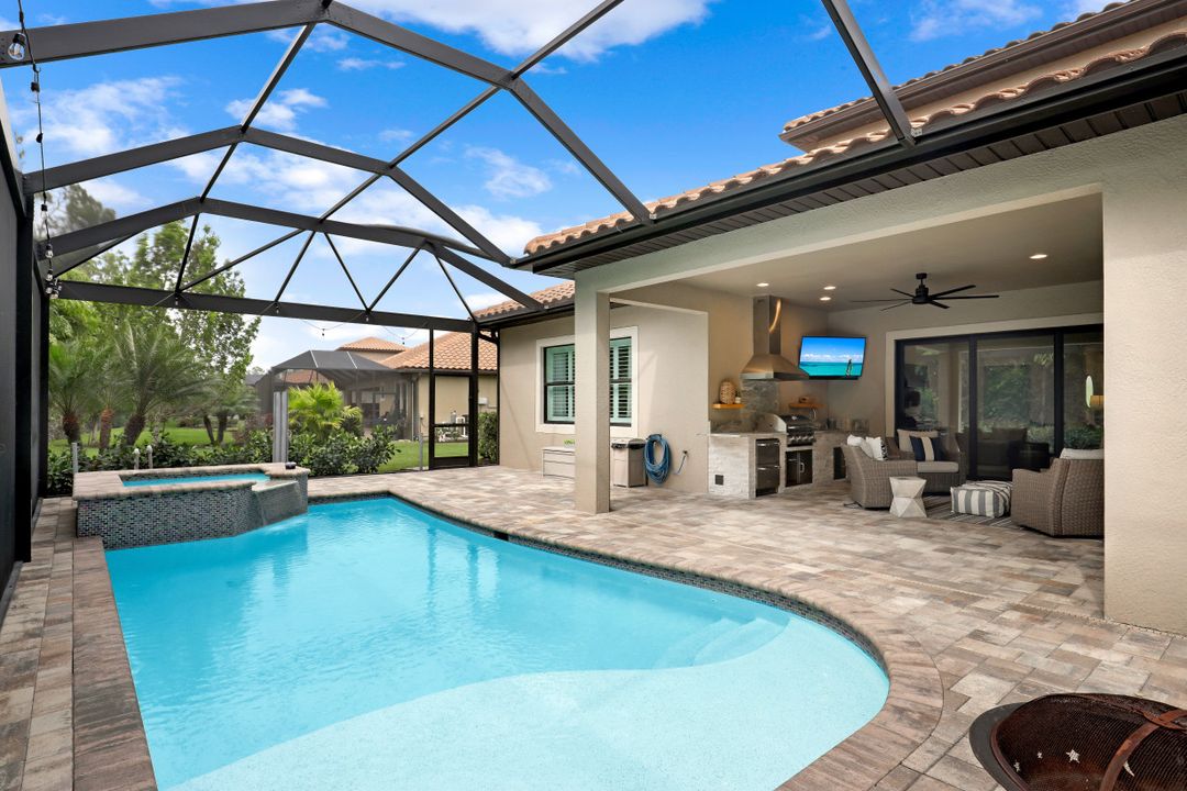 1431 Mockingbird Dr, Naples, FL 34120