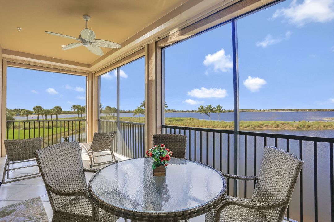 9060 Siesta Bay Dr #201, Naples, FL 34120