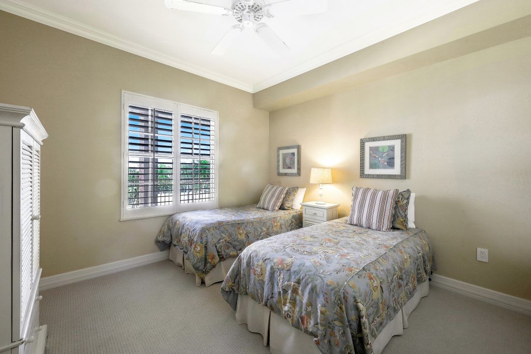 410 Bayfront Pl, Naples, FL 34102