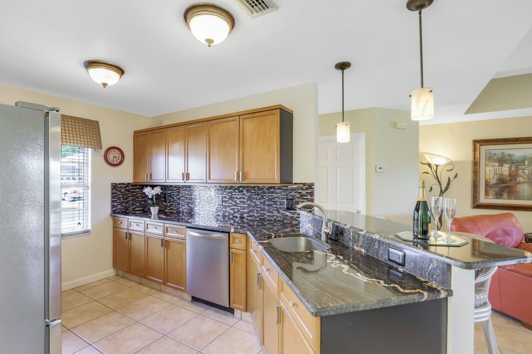 5013 Catalina Ct, Naples, FL 34112