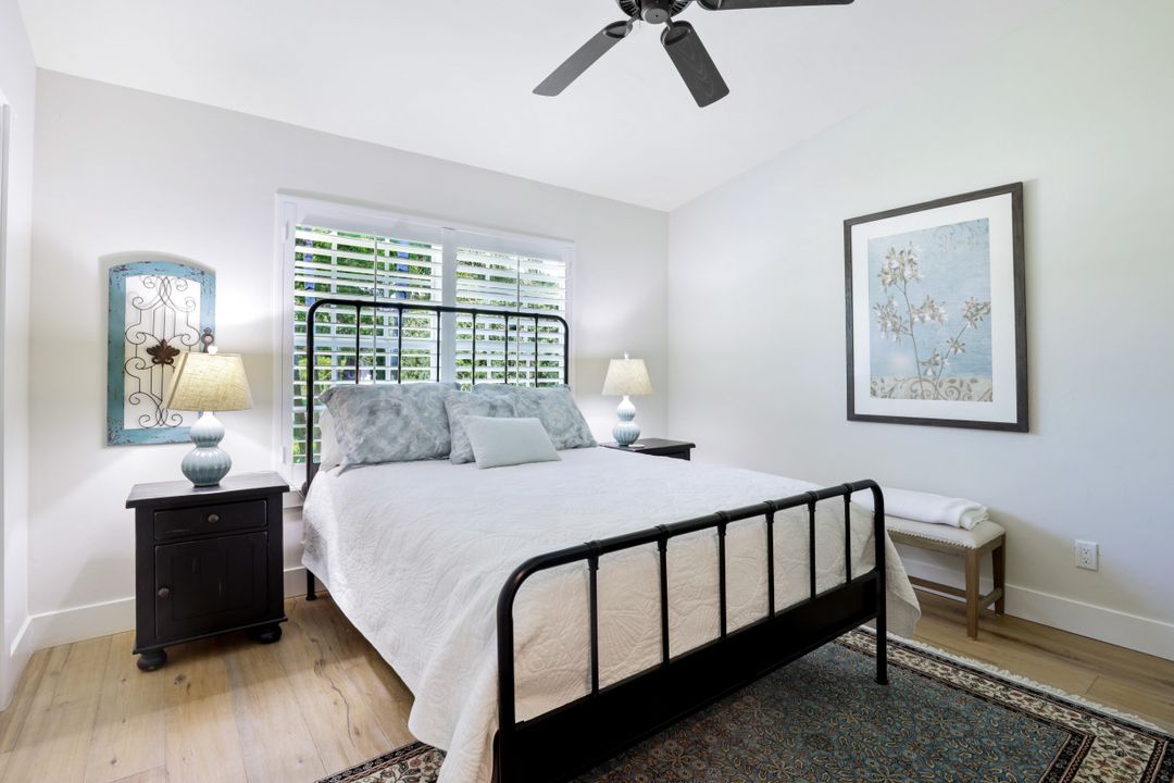 1204 Diana Ave, Naples, FL 34103