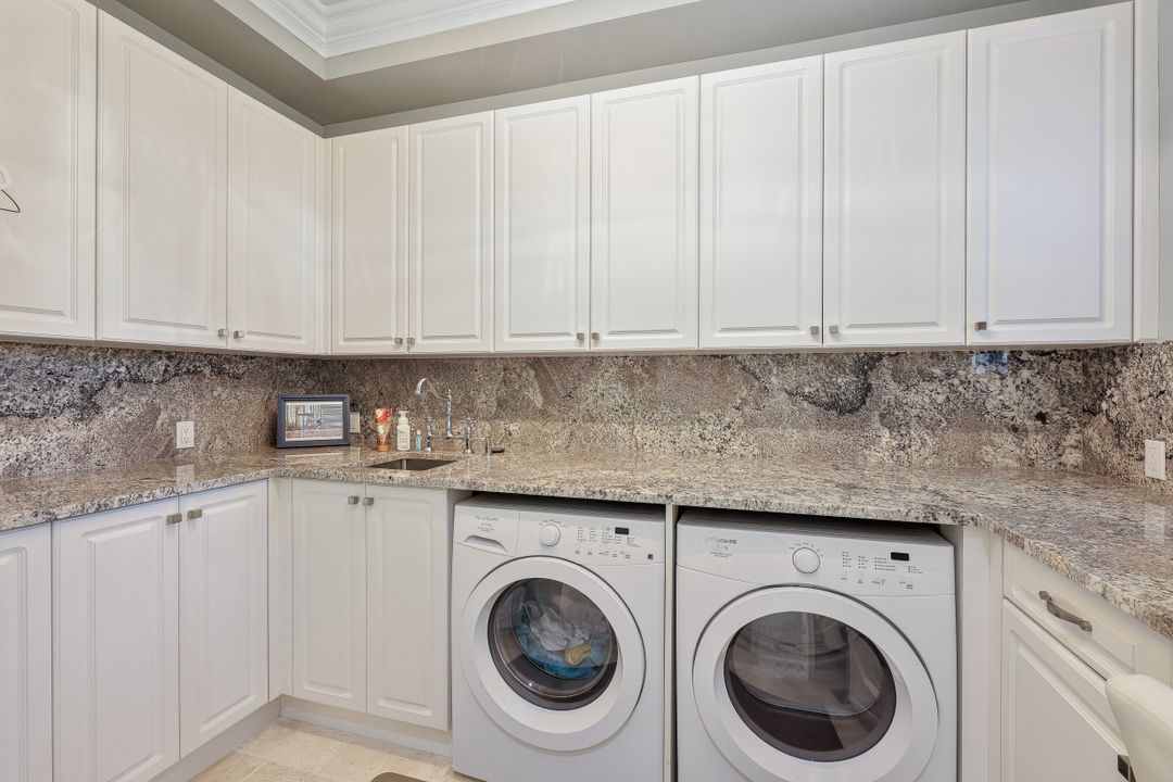 9360 Vittoria Ct, Fort Myers, FL 33912