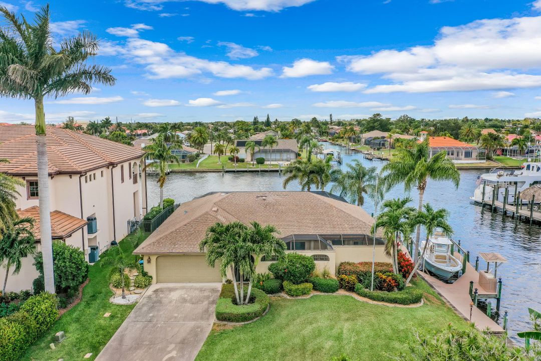 2811 SE 19th Pl, Cape Coral, FL 33904