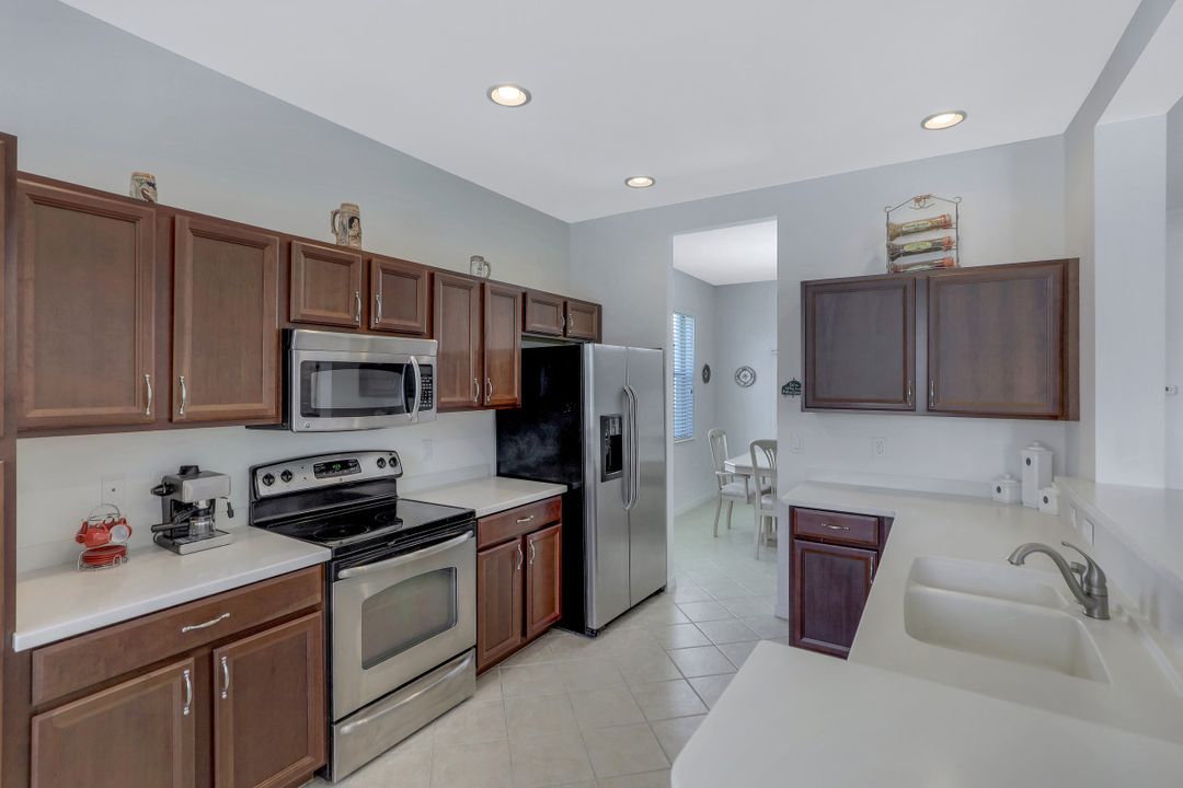 2632 Maraval Ct, Cape Coral, FL 33991