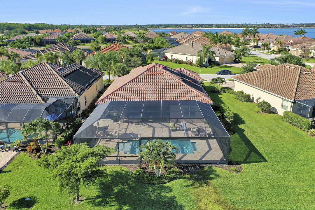 9091 Graphite Cir, Naples, FL 34120