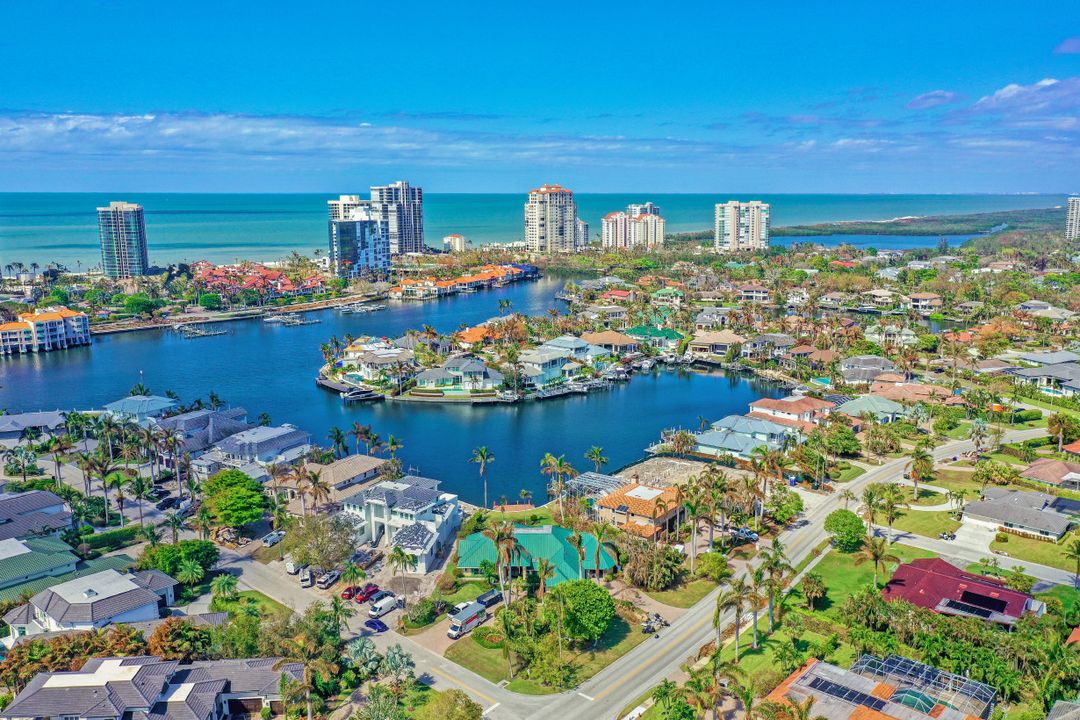 405 Neapolitan Way, Naples, FL 34103