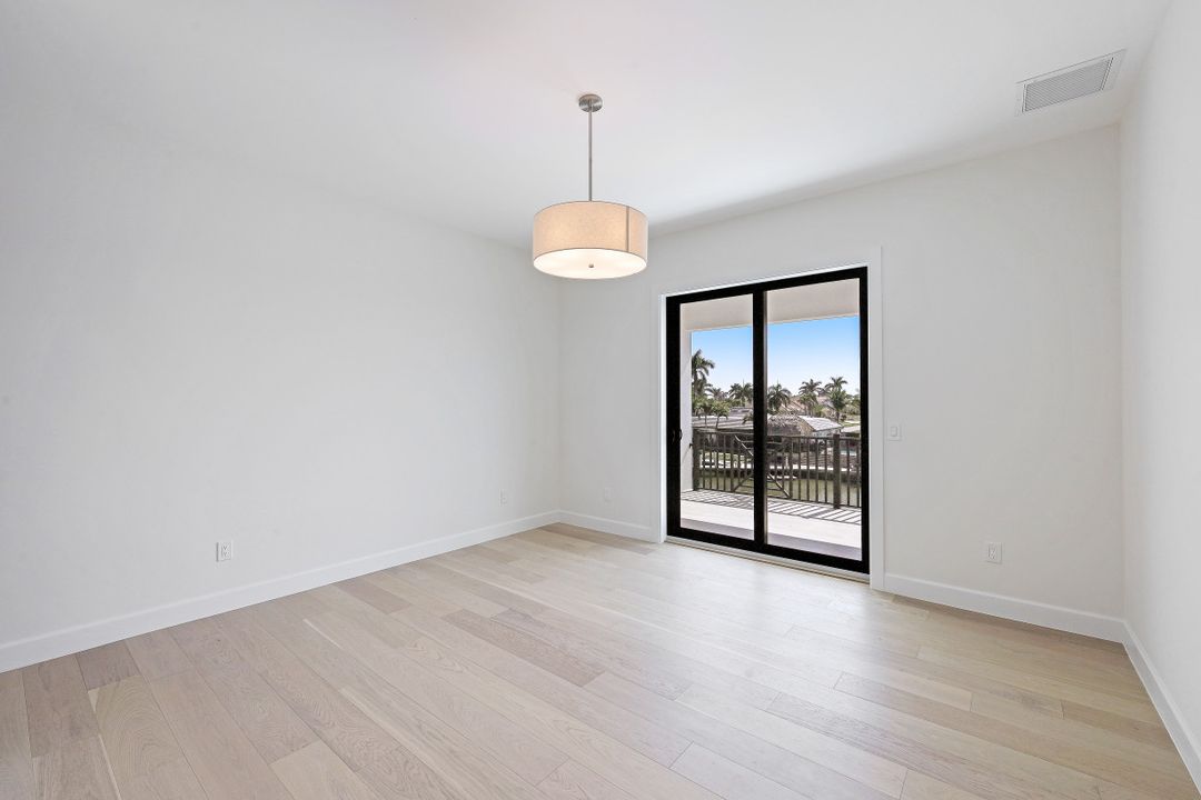 1857 Woodbine Ct, Marco Island, FL 34145