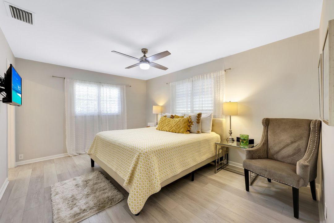 1320 Woodridge Ave, Naples, FL 34103