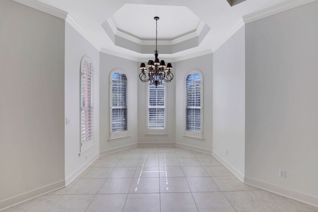 2362 Terra Verde Ln, Naples, FL 34105