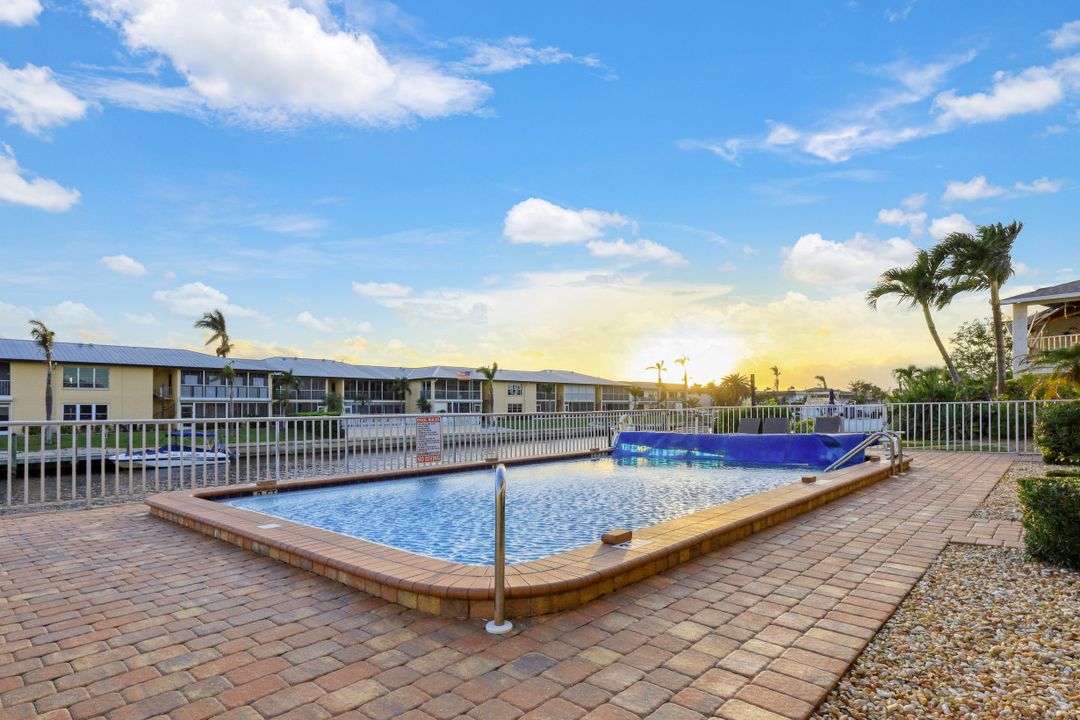 912 SE 46th St #202, Cape Coral, FL 33904