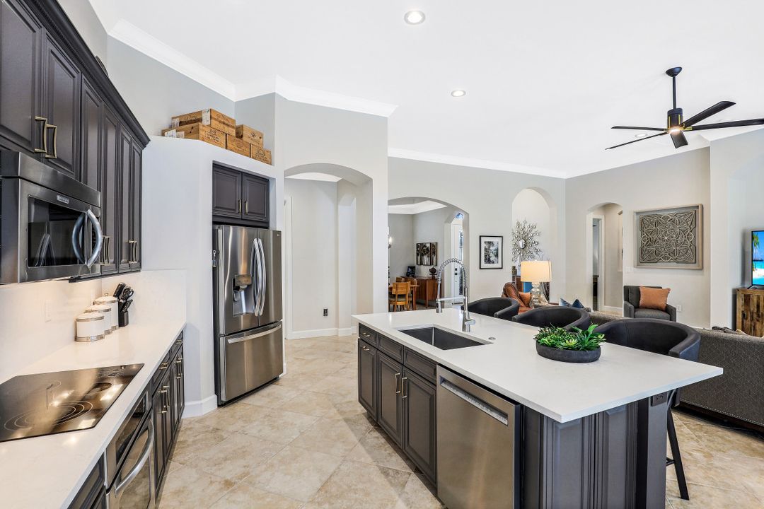 9795 Nickel Ridge Cir, Naples, FL 34120