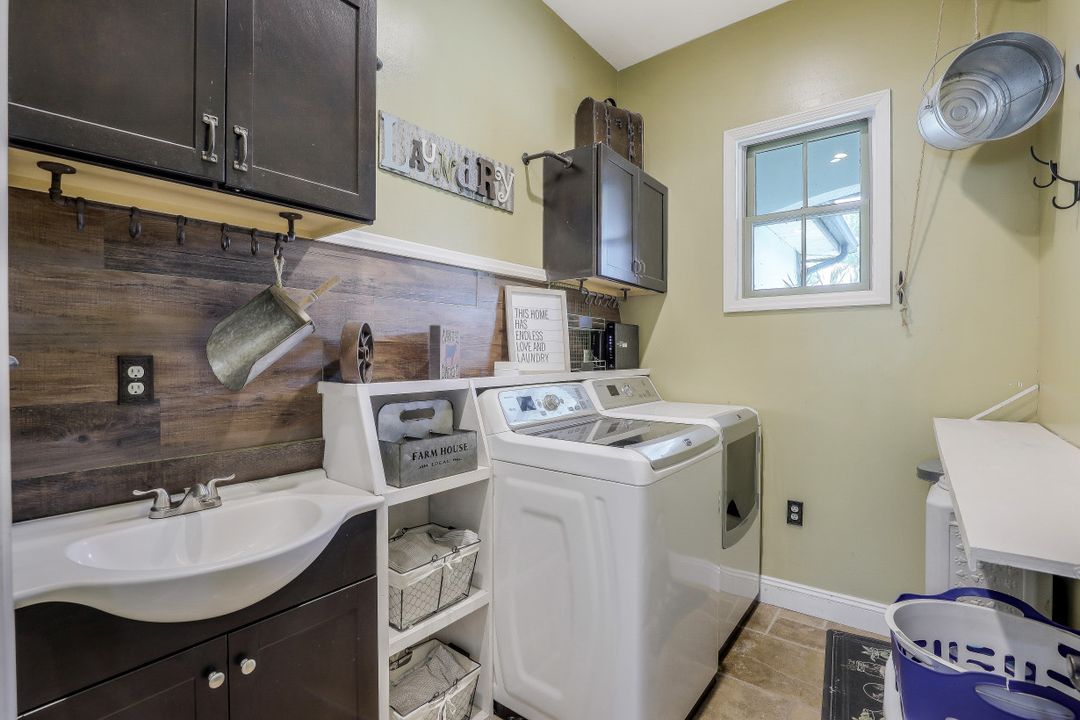 3074 Woodstock Ave, Naples, FL 34120