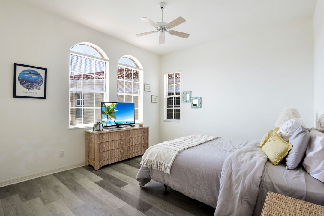 600 Lambiance Cir, Naples, FL 34108