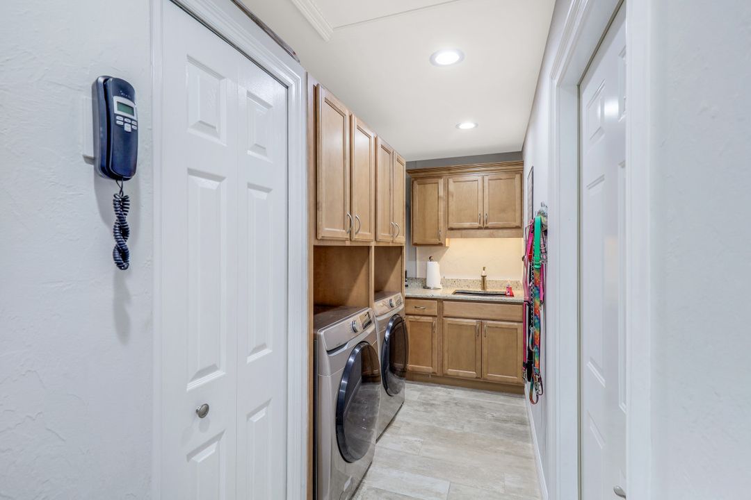 1552 Buccaneer Ct, Marco Island, FL 34145