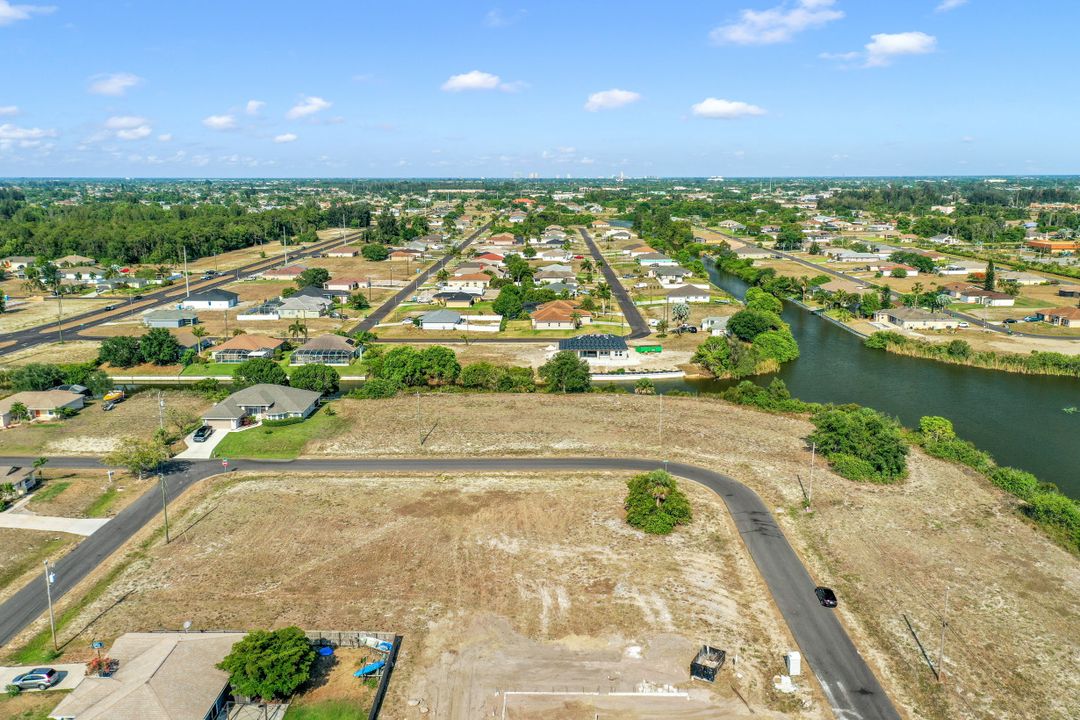 1405 SW 1st St, Cape Coral, FL 33991