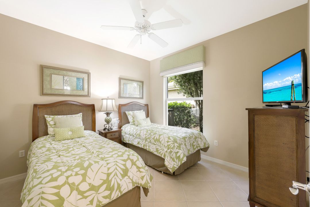 11857 Bramble Ct, Naples, FL 34120