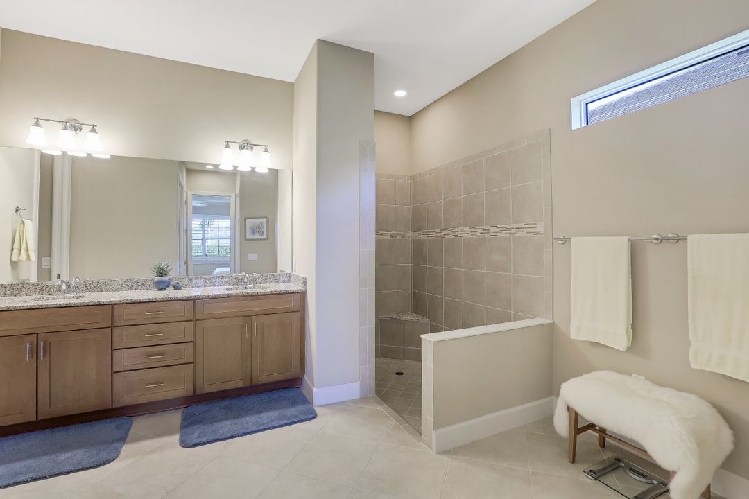 9319 Fieldstone Ln, Naples, FL 34120