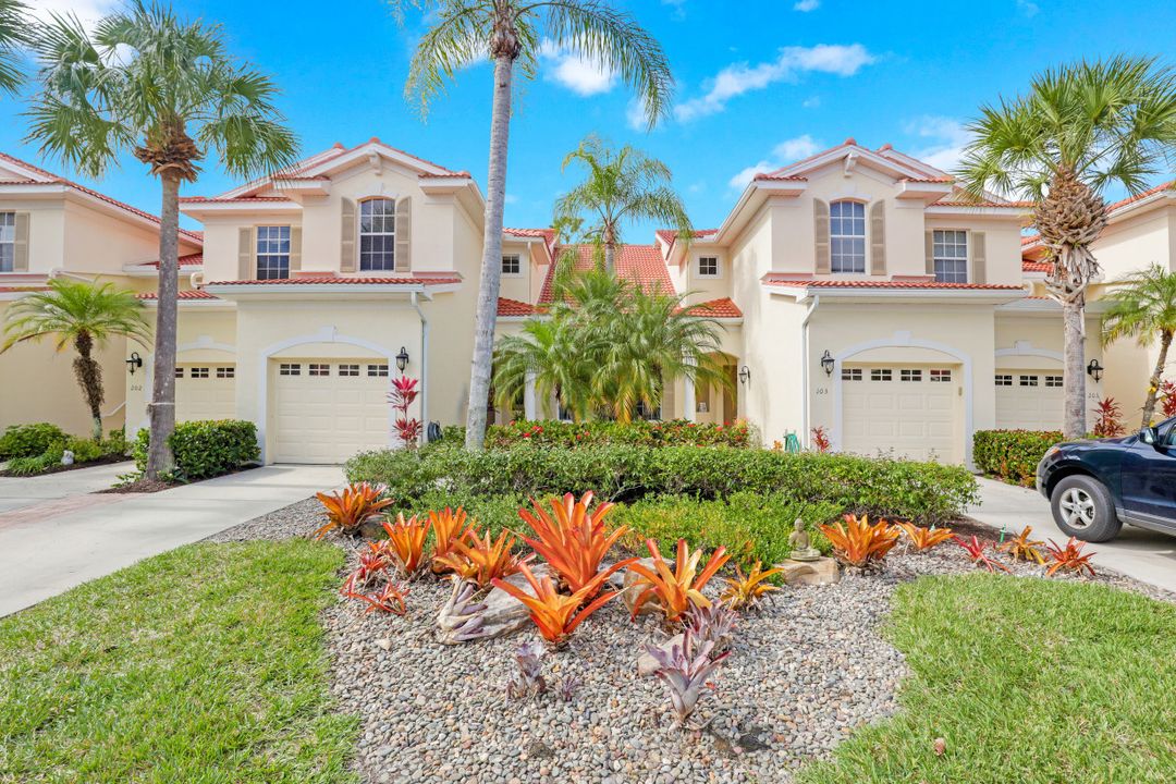 4685 Winged Foot Ct #102, Naples, FL 34112