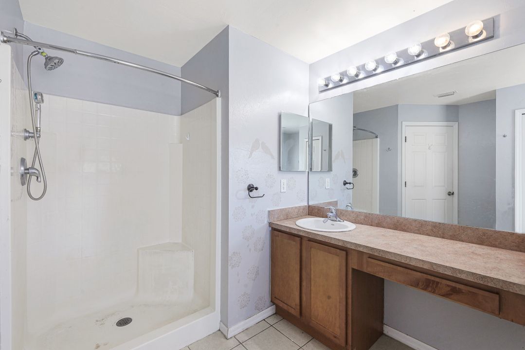 15736 Sunny Crest Ln, Fort Myers, FL 33905