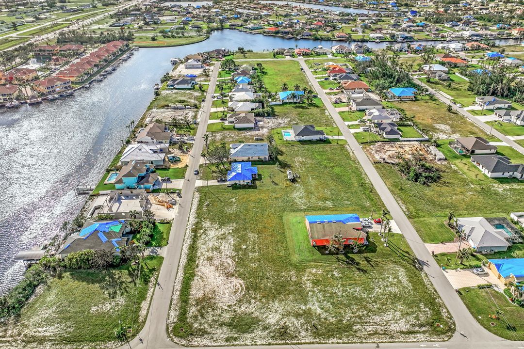 10 SW 33rd Ave, Cape Coral, FL 33991