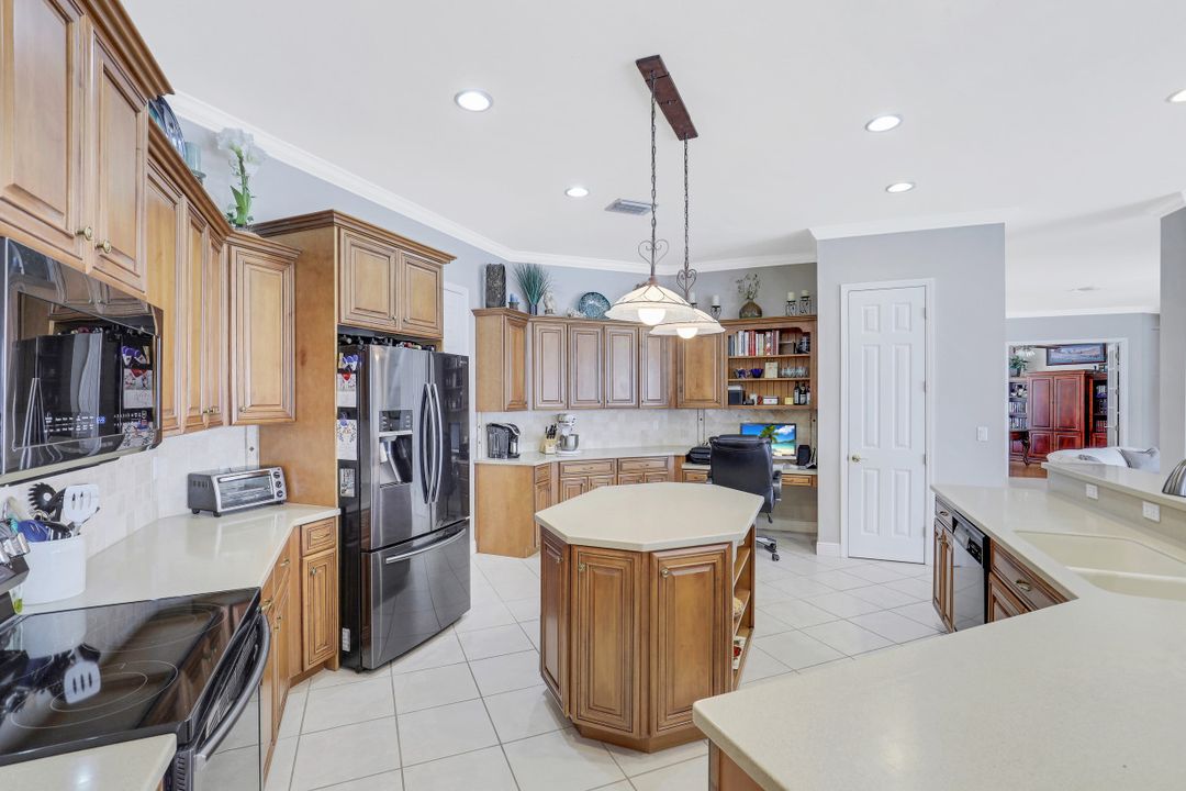 411 SW 49th Ln, Cape Coral, FL 33914