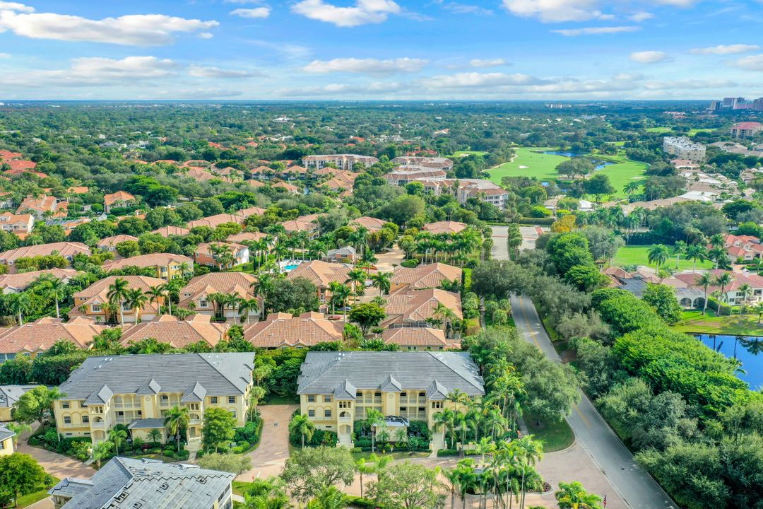 700 Bentwater Cir #103, Naples, FL 34108