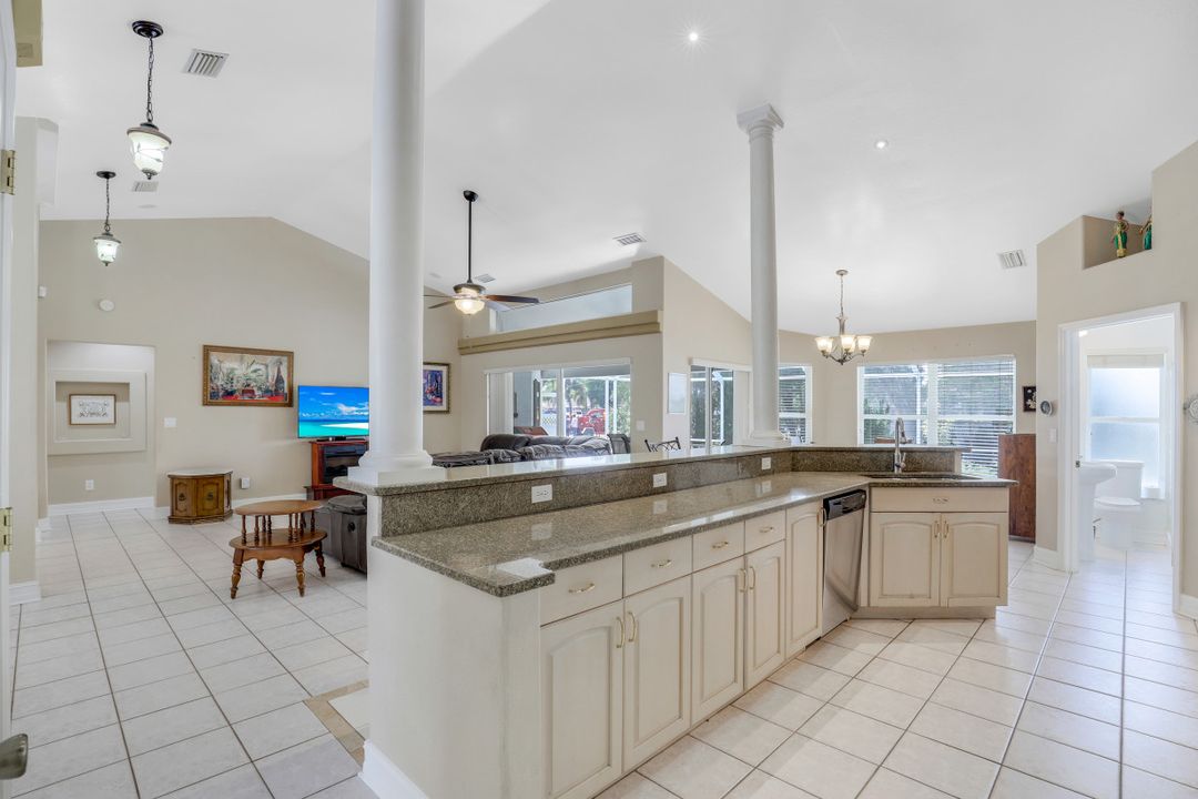 3332 SE 22nd Pl, Cape Coral, FL 33904