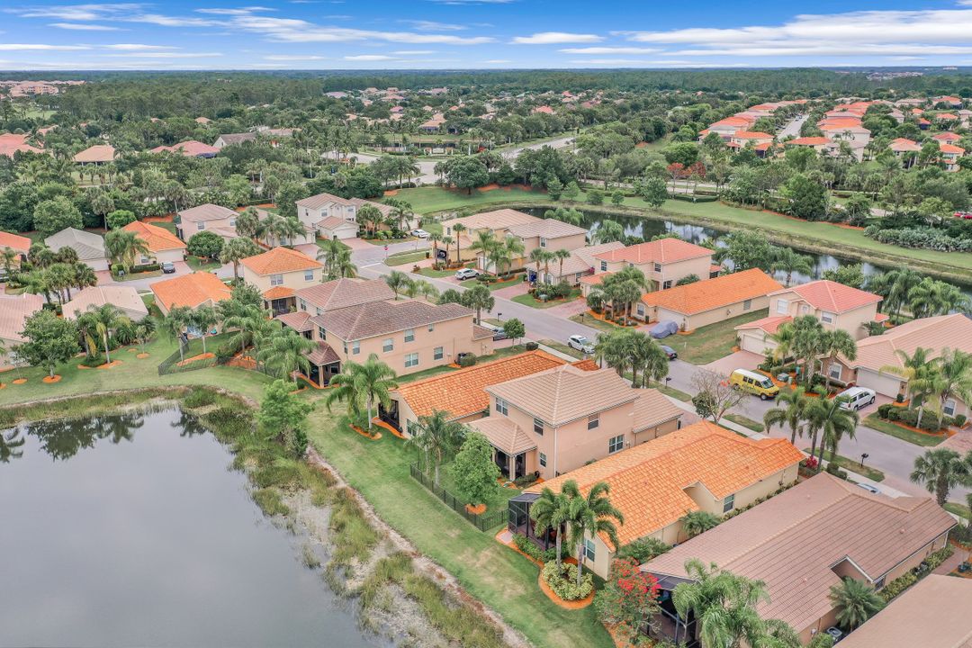 10313 Crepe Jasmine Ln, Fort Myers, FL 33913