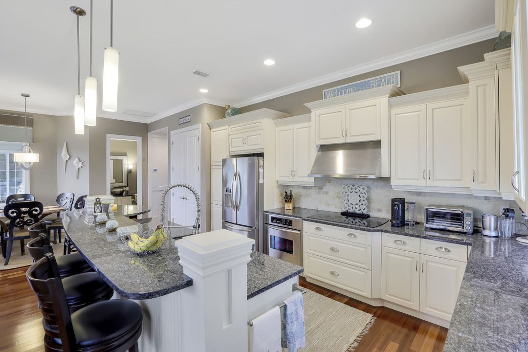 206 Flamingo Ave, Naples, FL 34108