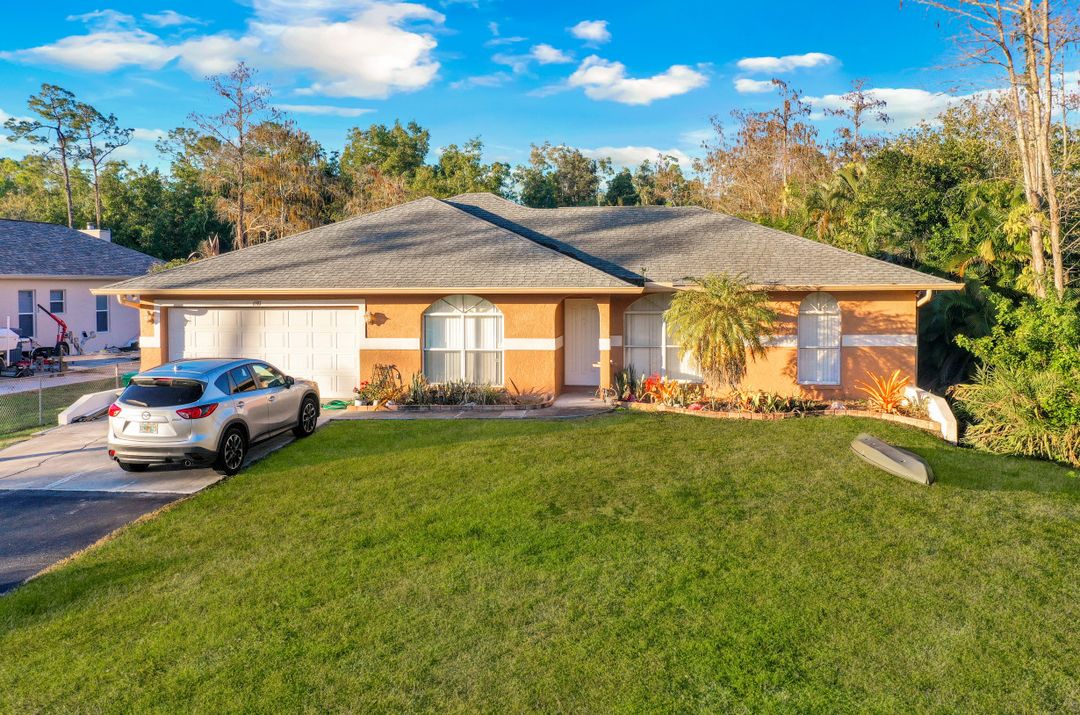 6581 Sable Ridge Ln, Naples, FL 34109