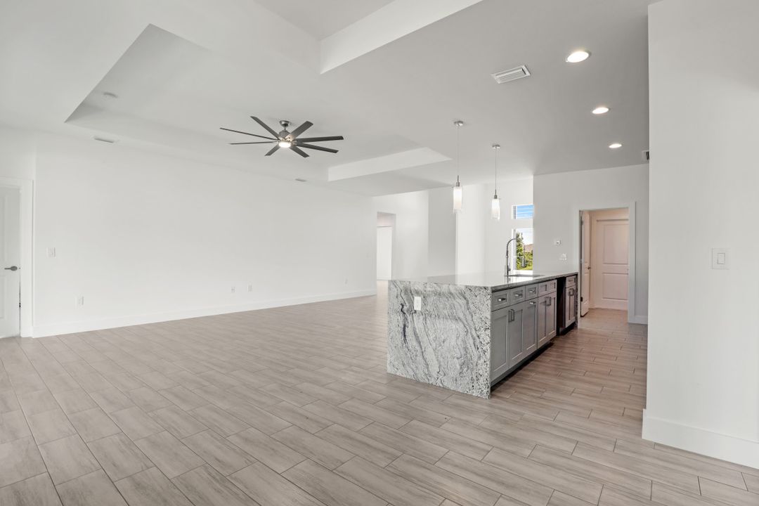 3410 34th St SW, Lehigh Acres, FL 33976