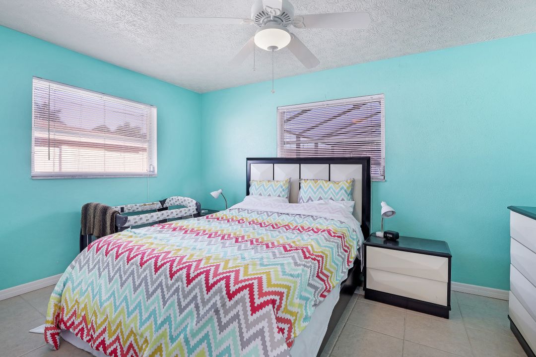 3923 SE 9th Ct, Cape Coral, FL 33904