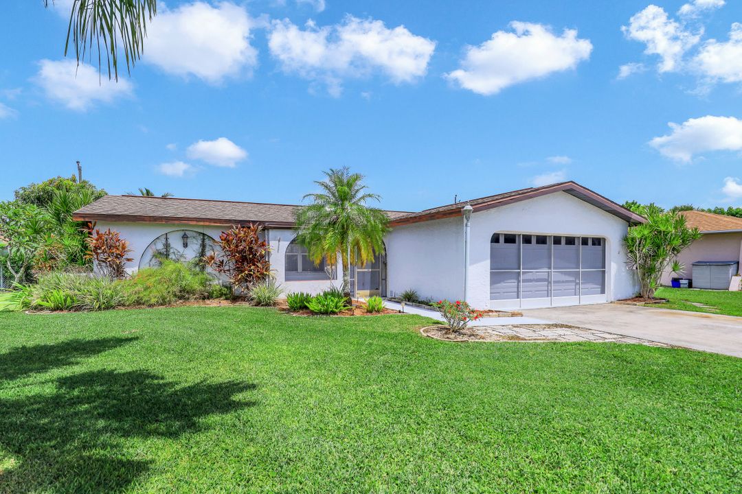 1007 Archer Pkwy E, Cape Coral, FL 33904