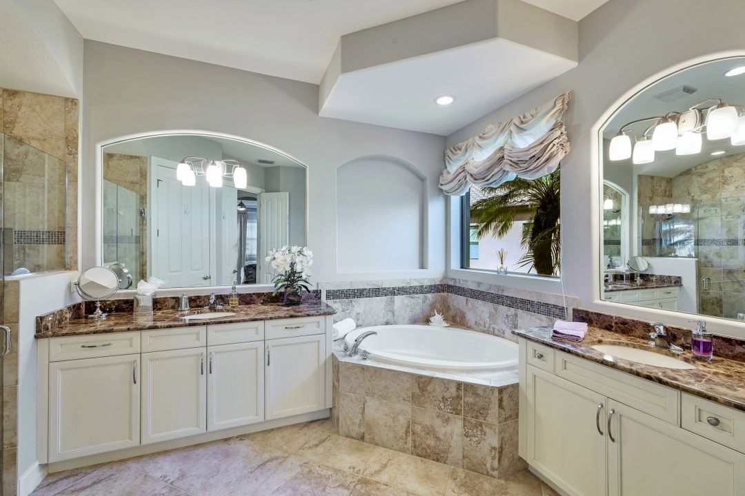 6344 Serano Way, Naples, FL 34113