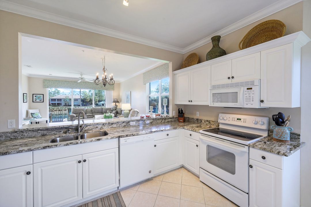 3993 Bishopwood Ct E #206, Naples, FL 34114