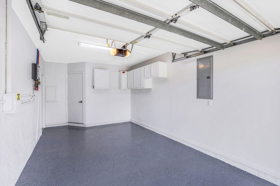 1960 16th St NE, Naples, FL 34120