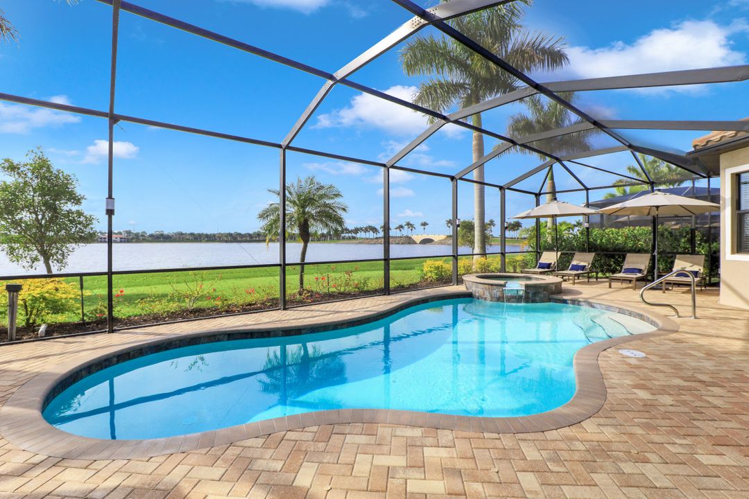 10066 Biscayne Bay Ln, Naples, FL 34120