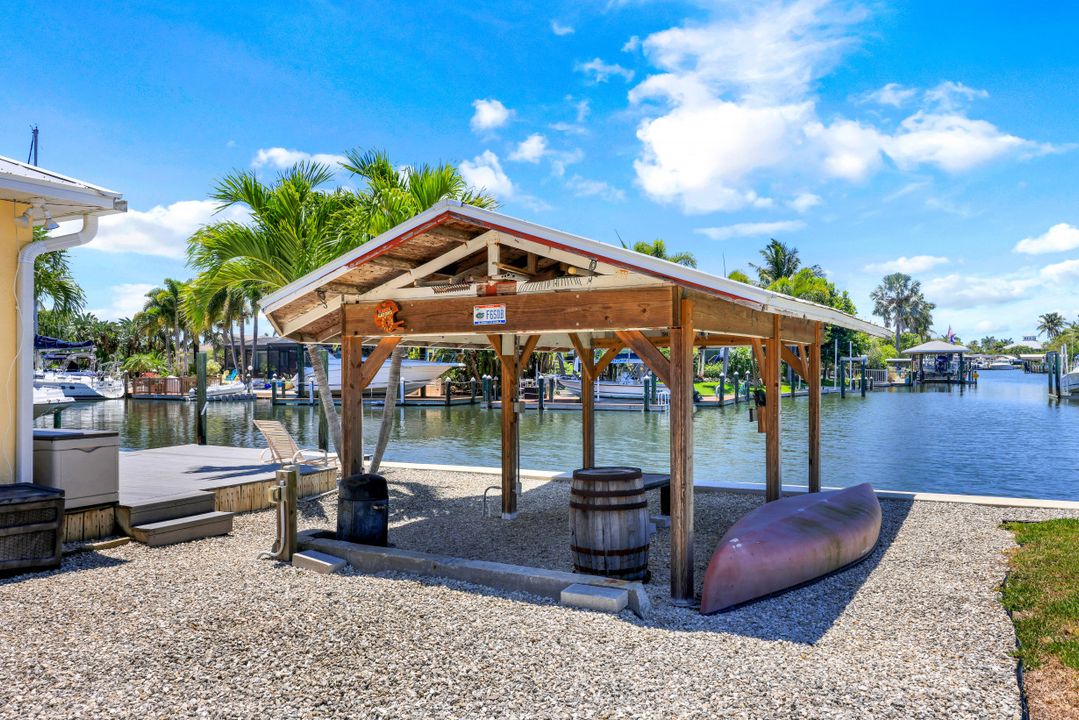 2471 Oleander St, Saint James City, FL 33956