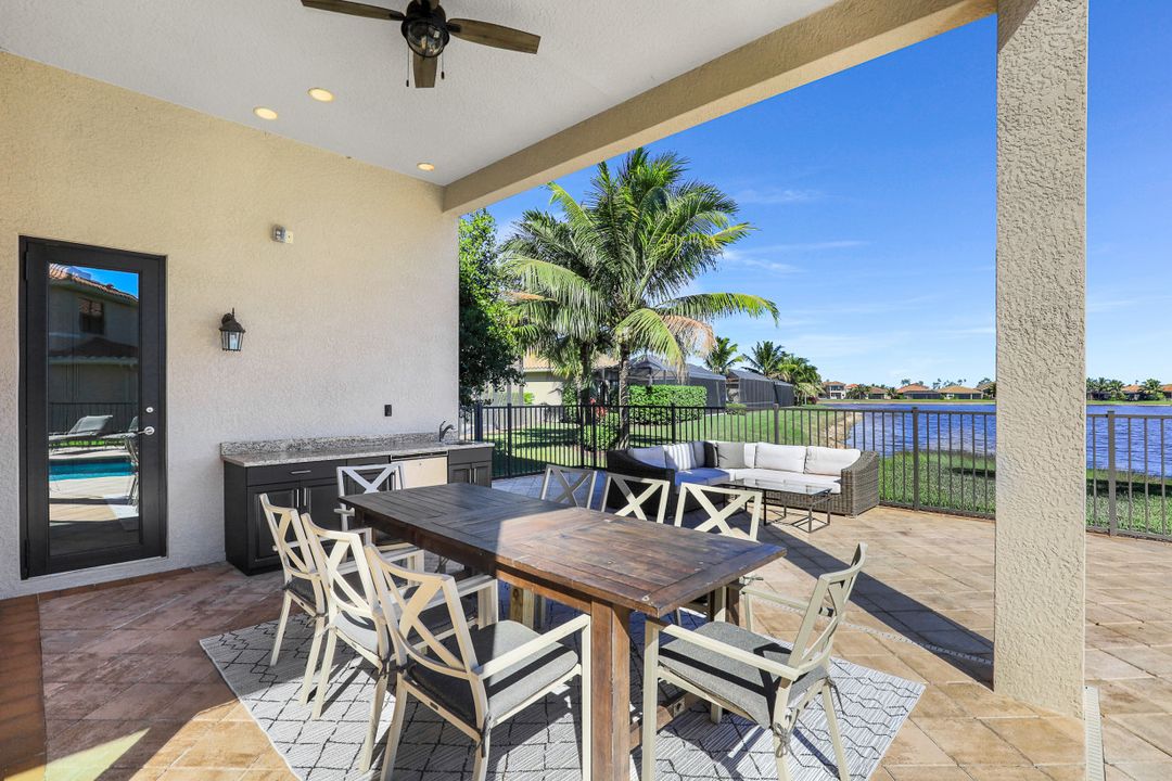 3025 Cinnamon Bay Cir, Naples, FL 34119