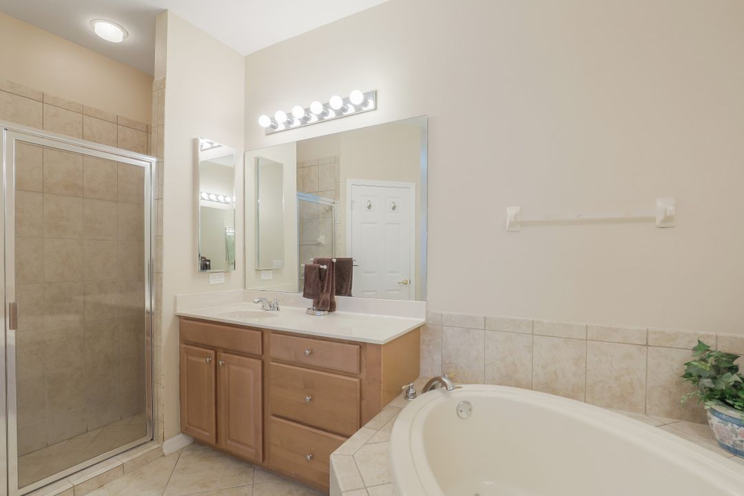 14281 Manchester Dr, Naples, FL 34114