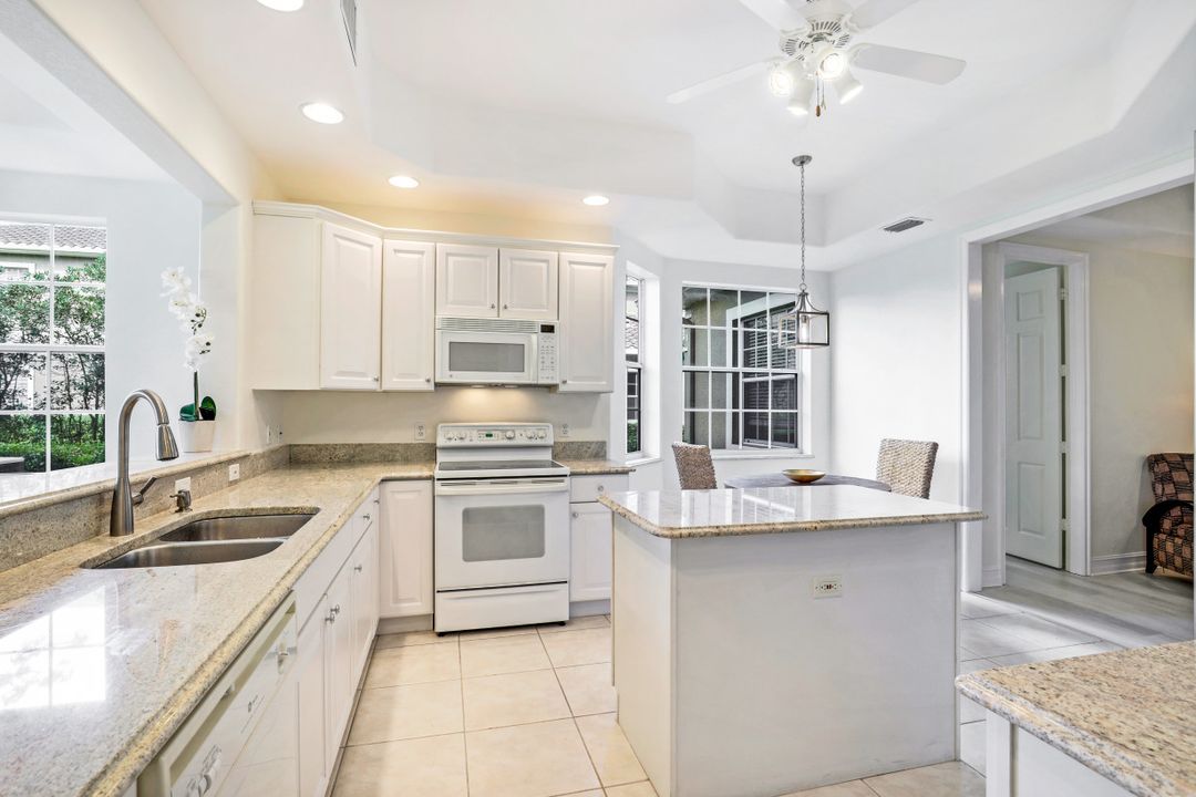 6049 Ashford Ln #202, Naples, FL 34110