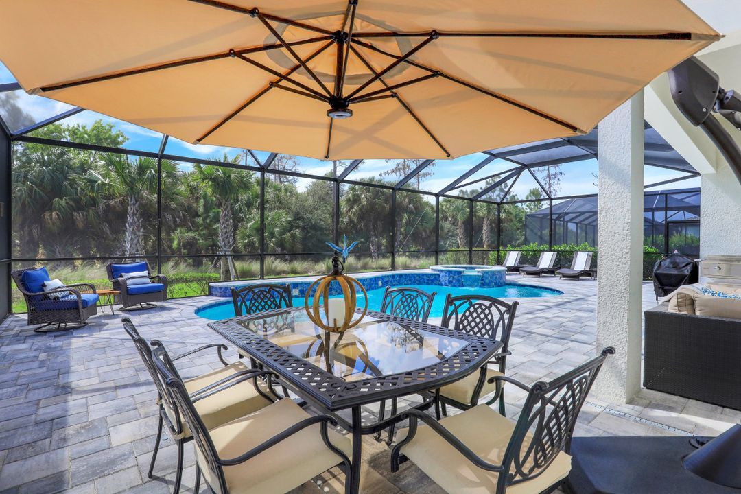 9483 Greyhawk Trl, Naples, FL 34120