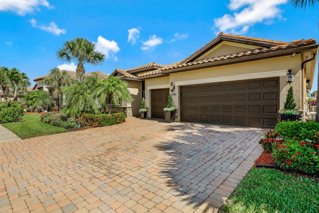 3830 Treasure Cove Cir, Naples, FL 34114
