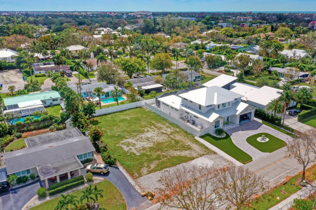 1238 14th Ave N, Naples, FL 34102