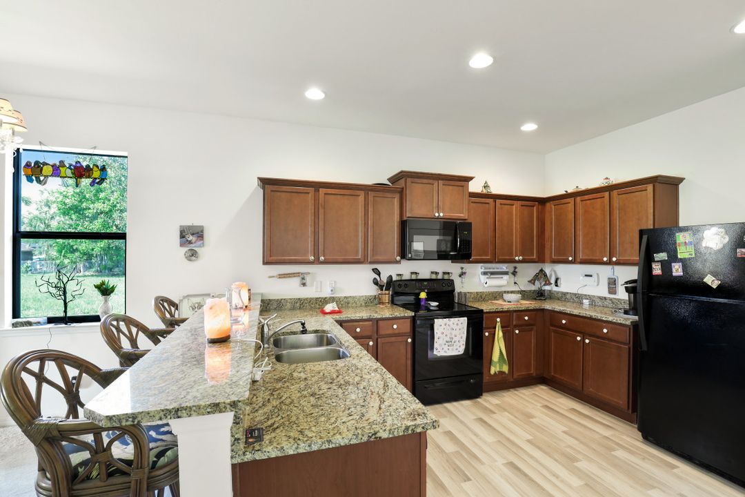 509 SW 28th St, Cape Coral, FL 33914