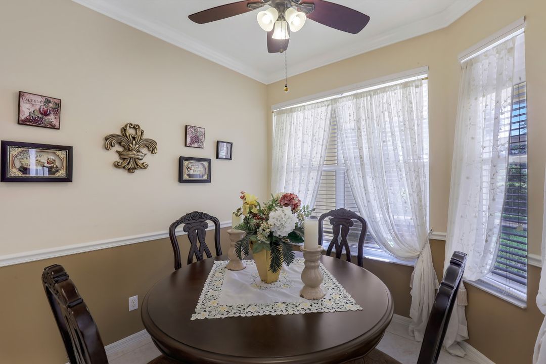 2084 Crestview Way, Naples, FL 34119