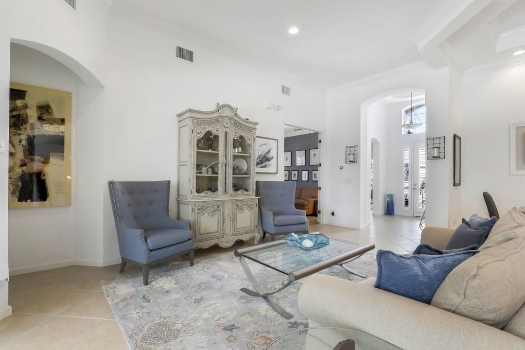 9150 Quartz Ln, Naples, FL 34120